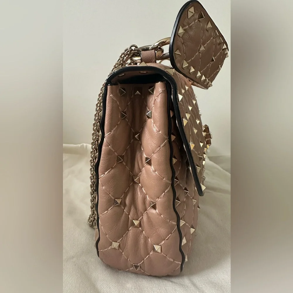 Valentino Garavani Medium Nappa Rockstud Spike Shoulder Bag - Picture 4 of 16